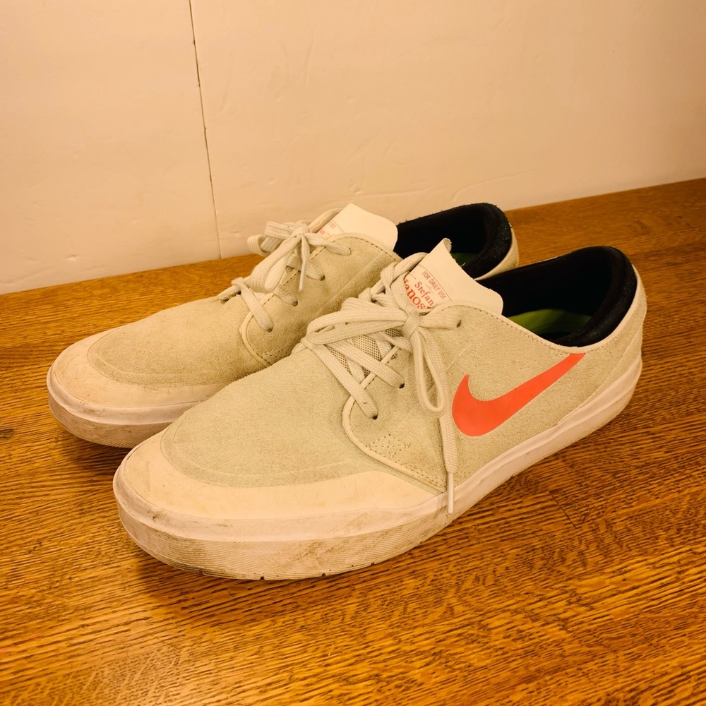 Nike White and Red Sneakers